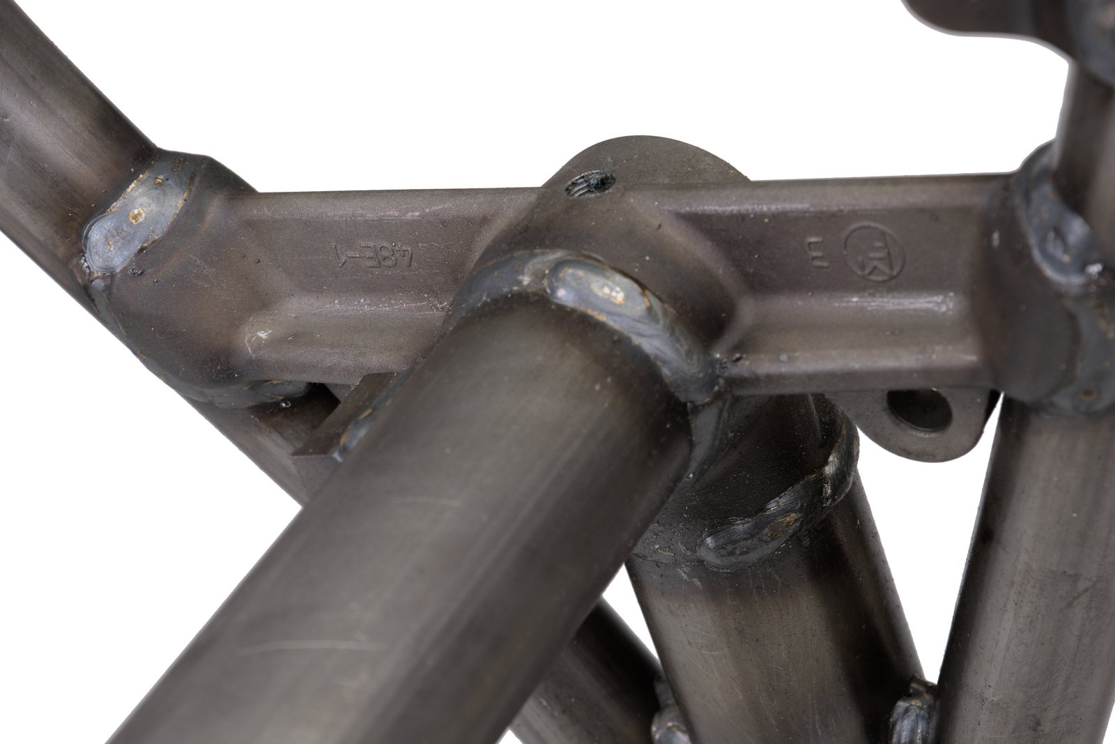 1949–1951 EL/FL Panhead Wishbone Rigid Frame - Saddle Cross Member detail
